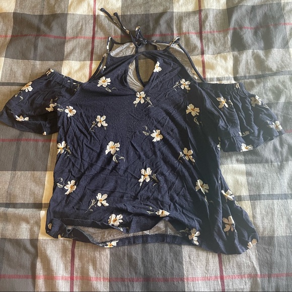 CLOSET CLEAN OUT - Picture 7 of 16